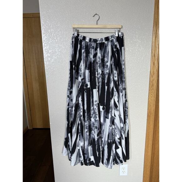 Flint & Moss Abstract Maxi Skirt Large Black White Gray Silky - Picture 3 of 5